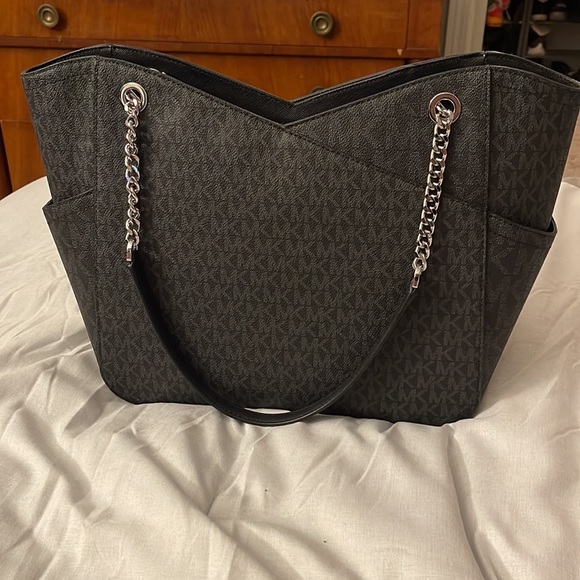 MK Purse - Picture 4 of 5